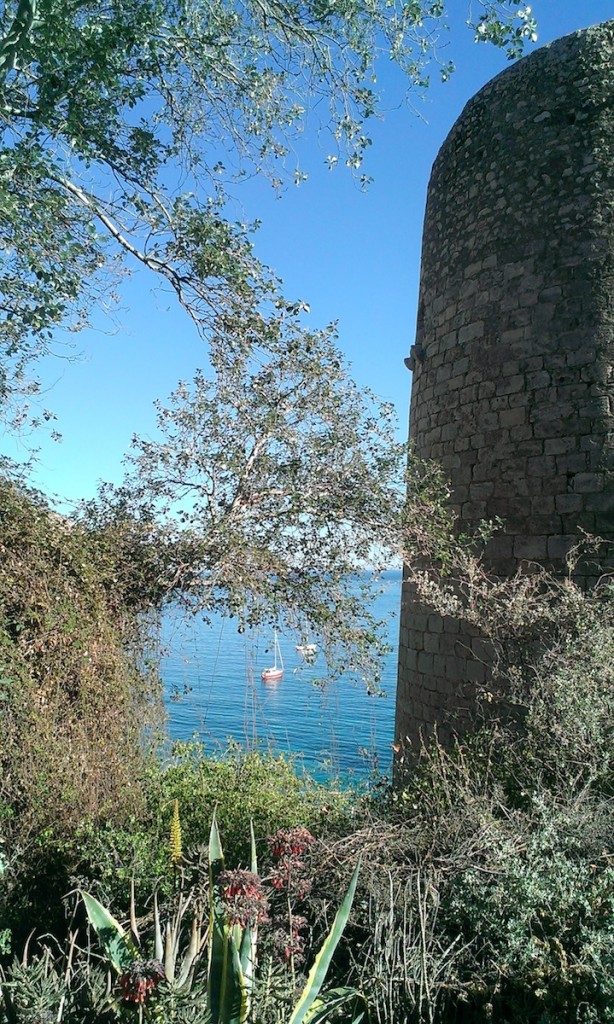 Castillo y Cala de San Pedro